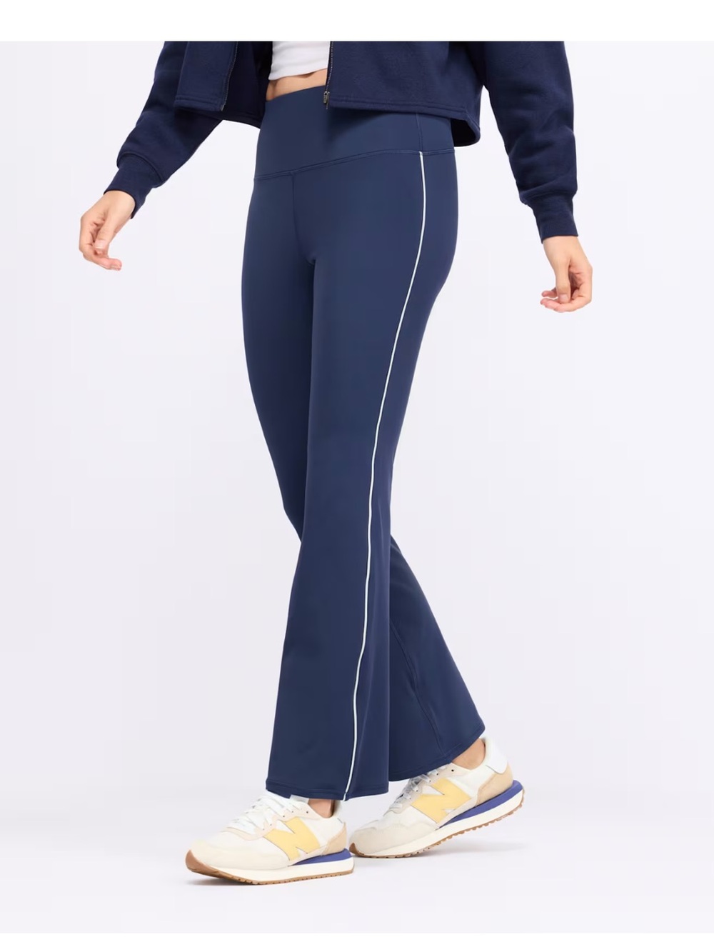 We Wander Navy Flare Active Pants with White Side Stripe size Small NWT